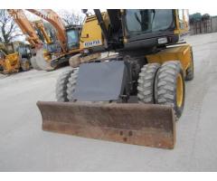 Excavator volvo