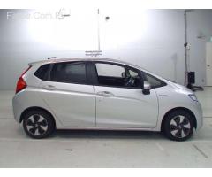 impoted honda fit color silver year 2016