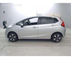 impoted honda fit color silver year 2016