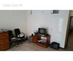 commercial office located in the heart of business center in new garden town opp barkat market